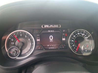 2020 RAM 1500 Big Horn Quad Cab 4x4 6'4' Box