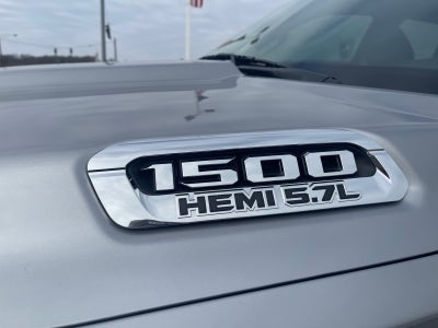 2020 RAM 1500 Big Horn Quad Cab 4x4 6'4' Box