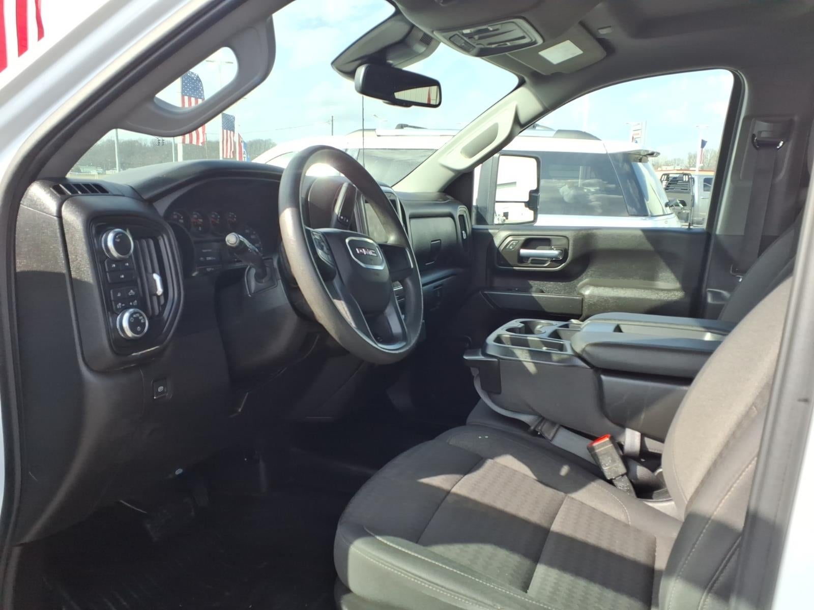 2024 GMC Sierra 2500HD 4WD Crew Cab Standard Bed Pro