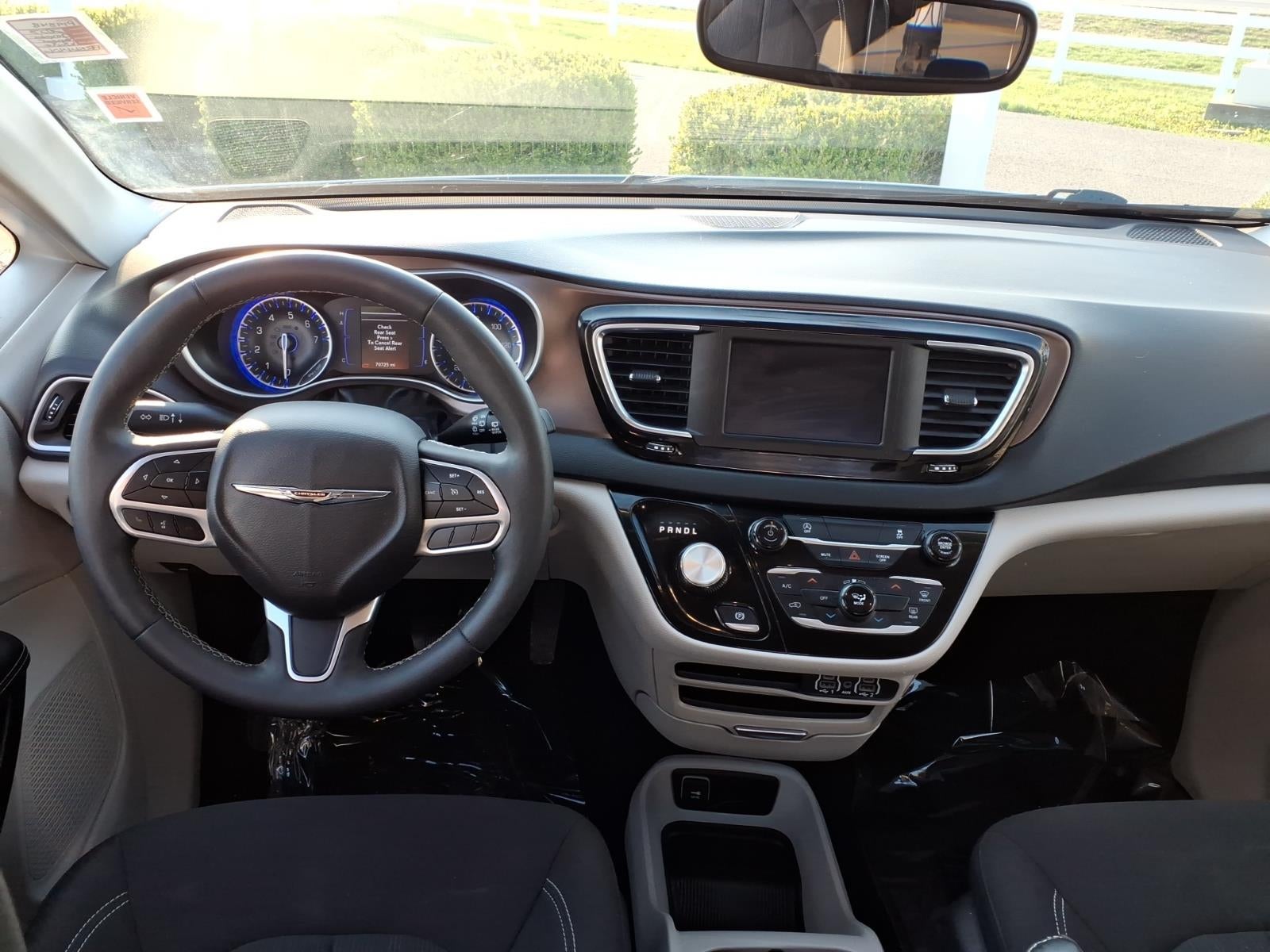 2023 Chrysler Voyager LX