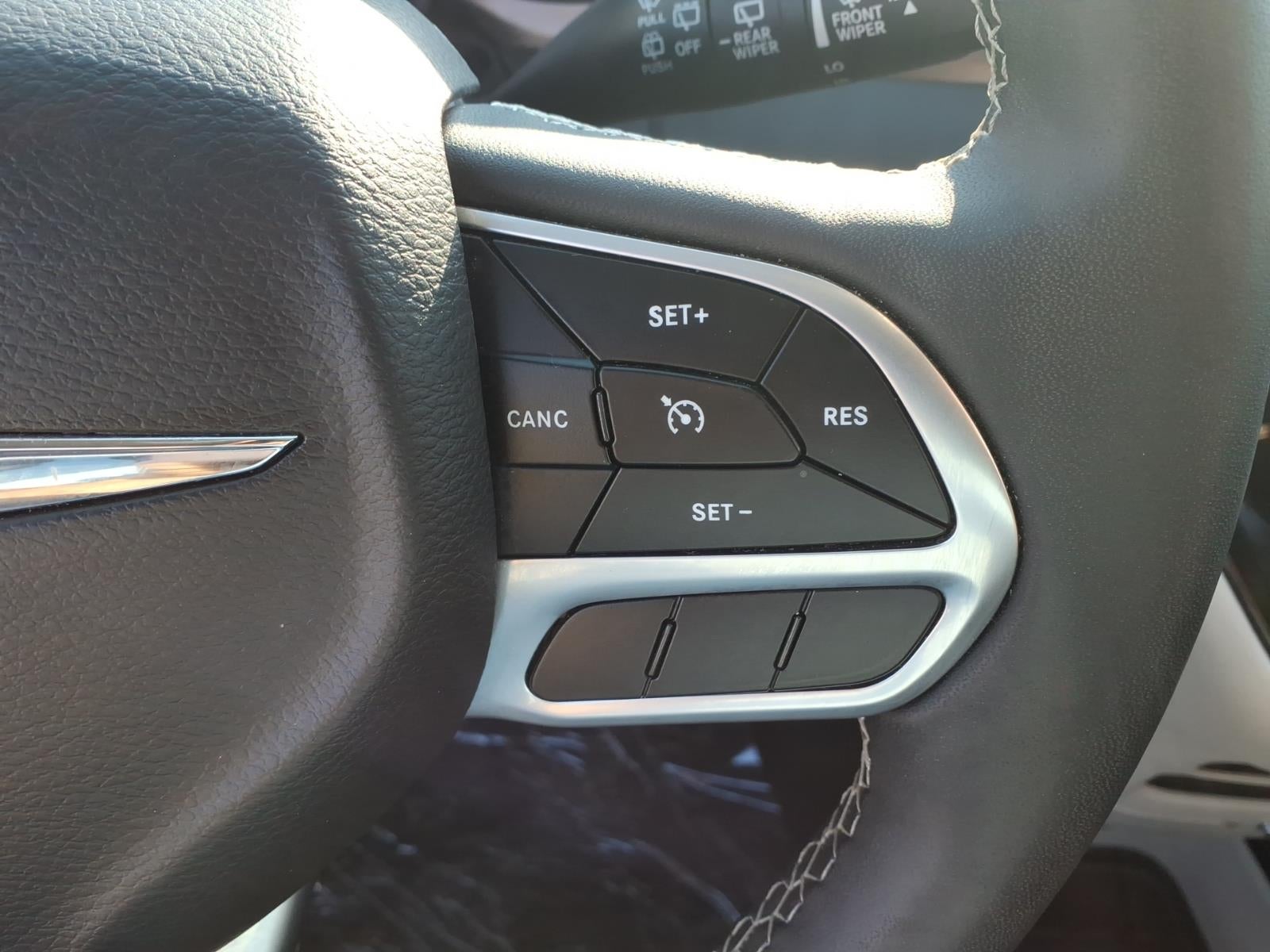 2023 Chrysler Voyager LX