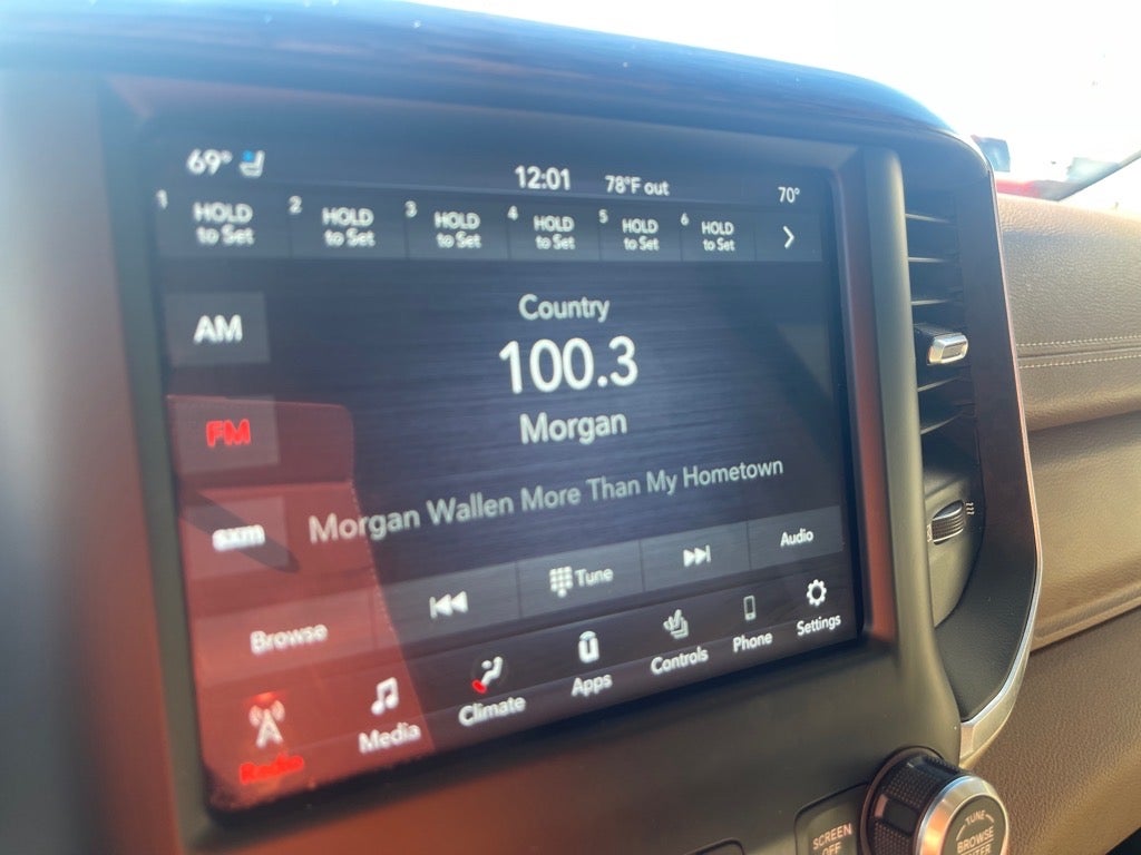 2020 RAM 3500 Laramie Crew Cab 4x4 8' Box