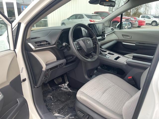 2024 Toyota Sienna LE